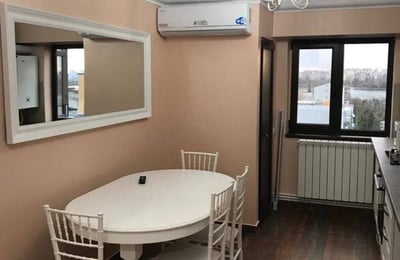 Alquiler de cómodos apartamentos de 3 habitaciones con cocina independiente, 70 m², Faleza Nord, Constanța, Rumanía